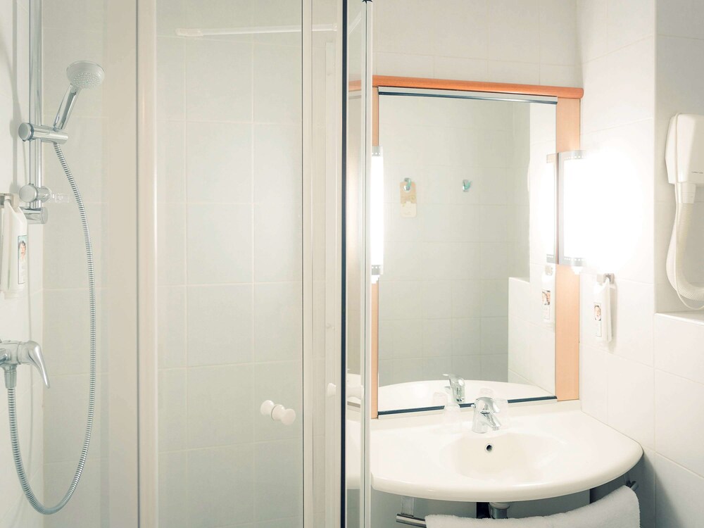 Ibis Grenoble Gare 10/56