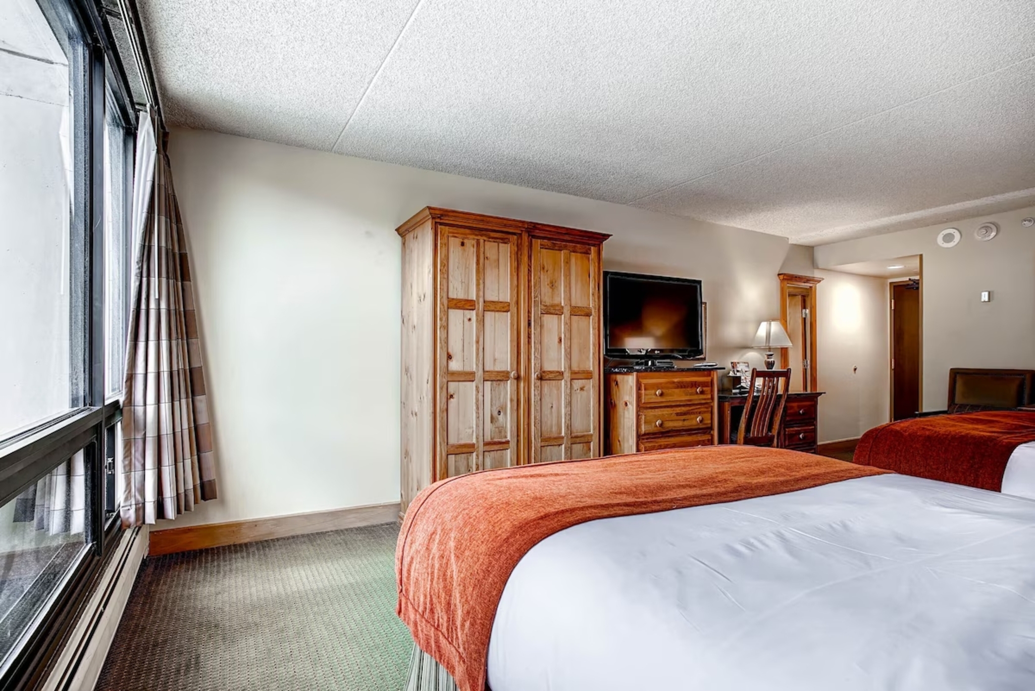 Spa, Lodge, 2 Queen Beds
