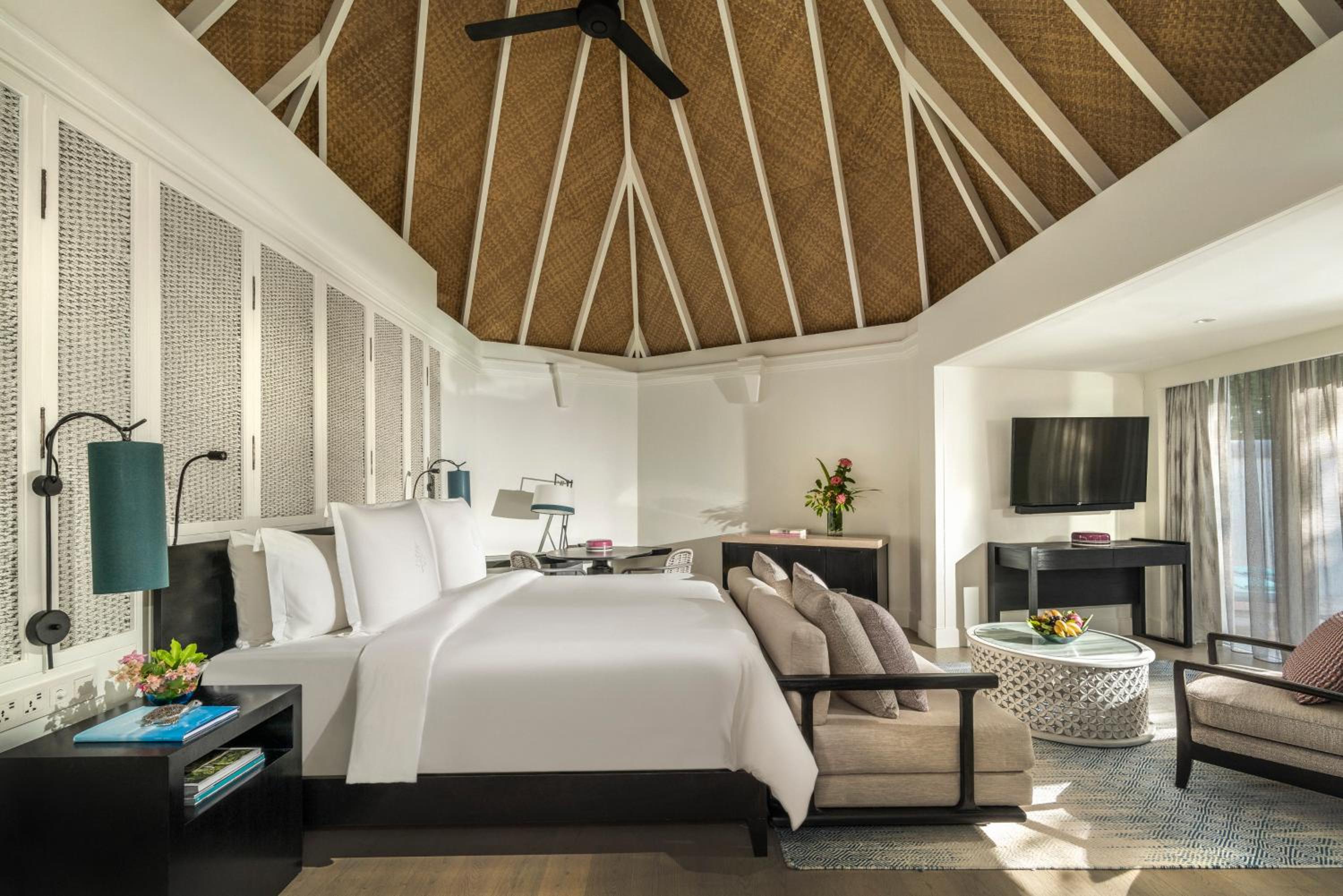 Beach, Deluxe, Pavilion, Twin Beds, with Pool