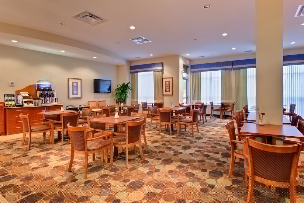 Holiday Inn Express Hotel Suites Edmonton South 38/50