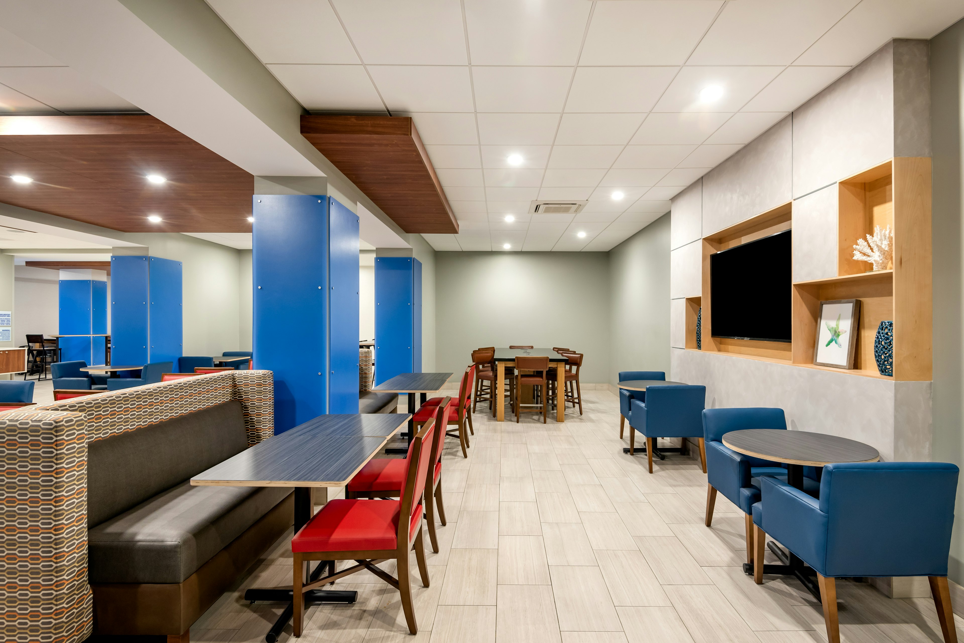 Holiday Inn Express And Suites Santa Ana Orange County an IHG Hotel 56/57