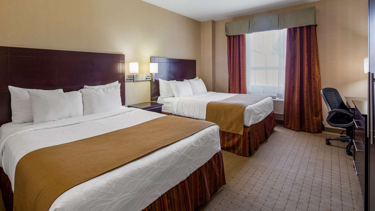 2 Rooms, Executive, Suite, 2 Queen Beds, Sofa