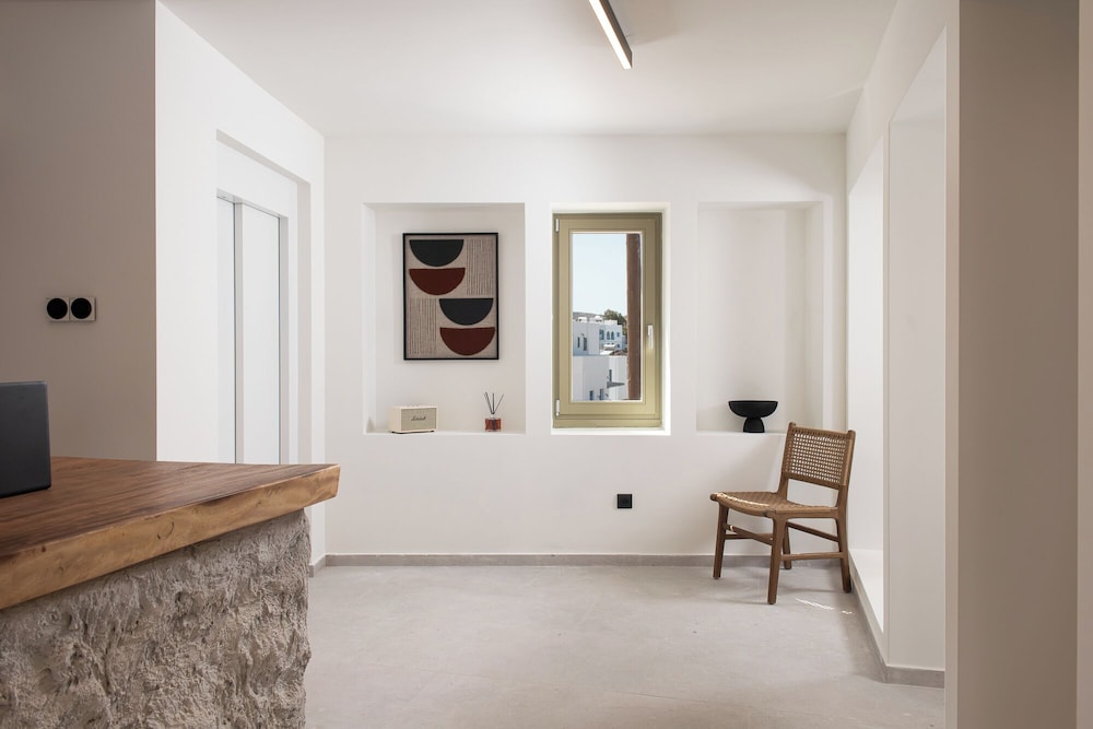 Mazee New Age Hotel 42/57