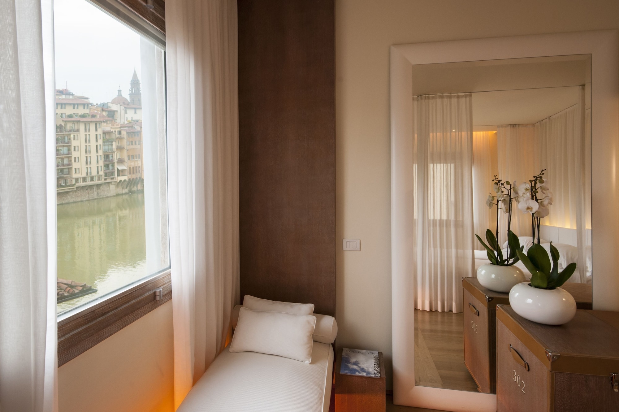 DELUXE, DOUBLE BED, RIVER VIEW