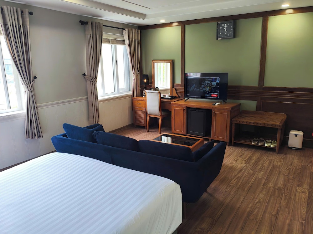 Bali Hotel 23/90