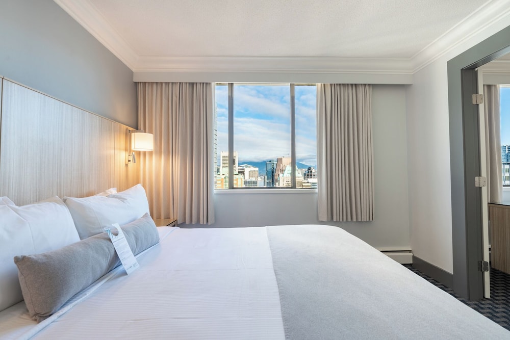 1 BEDROOM, EXECUTIVE, SUITE, KITCHEN