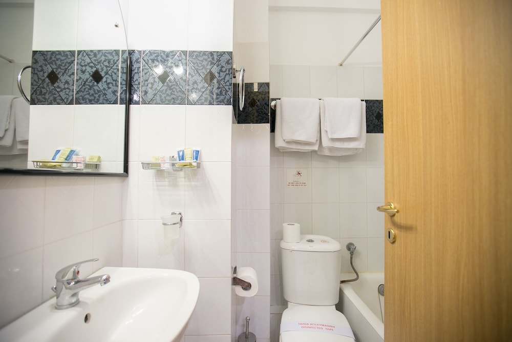 Tzaki Hotel 41/42