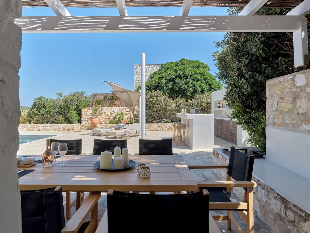 Empire Luxury Villas 33/48