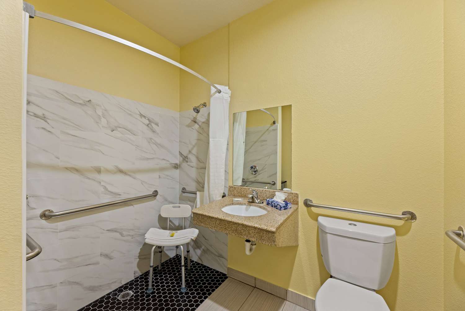 Days Inn and Suites by Wyndham Euless DFW Airport South 57/57
