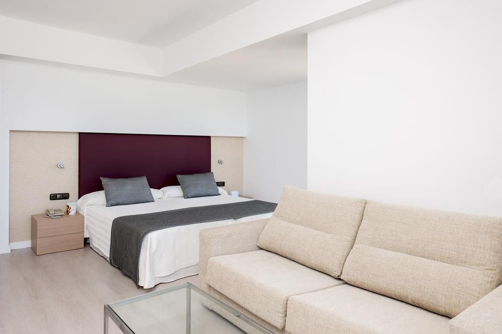 Junior Suite, Lateral Side Sea View, Balcony