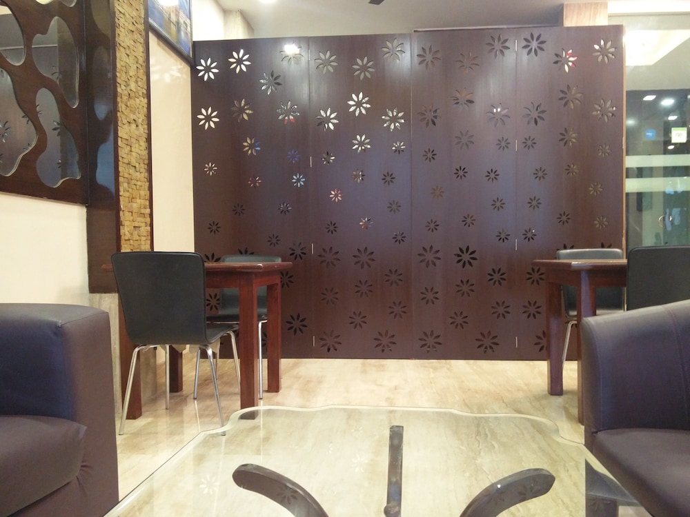 RUPAM HOTEL 7/72