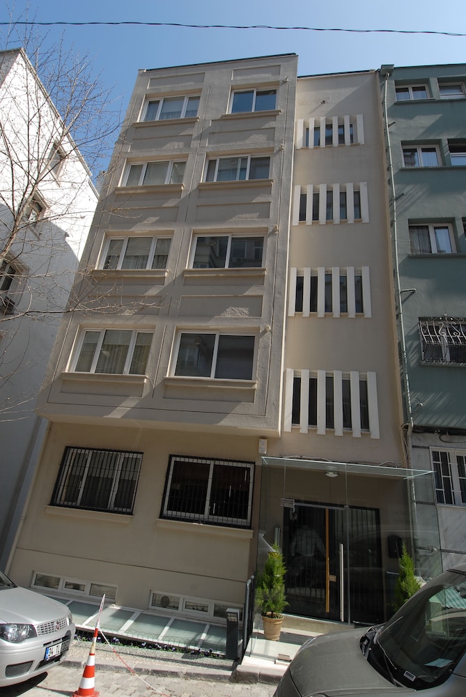 Cheya Gumussuyu Residence 2/55
