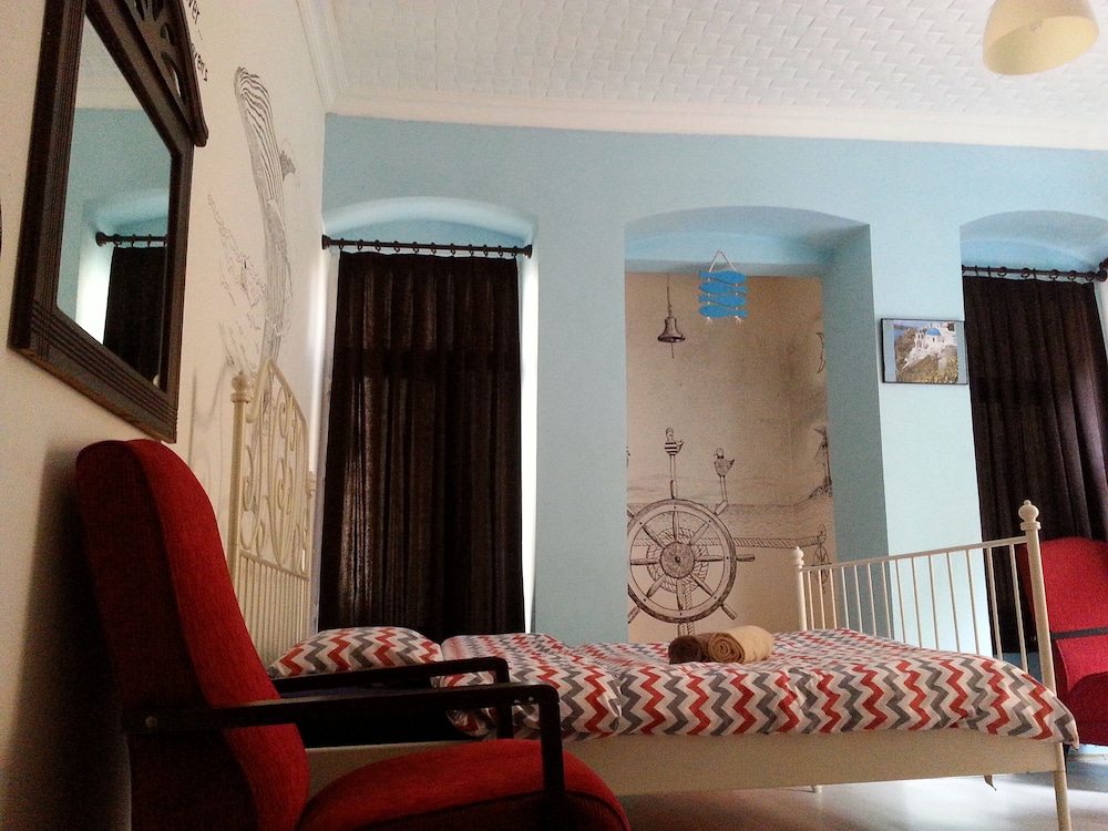Taxim Hostel 8/74