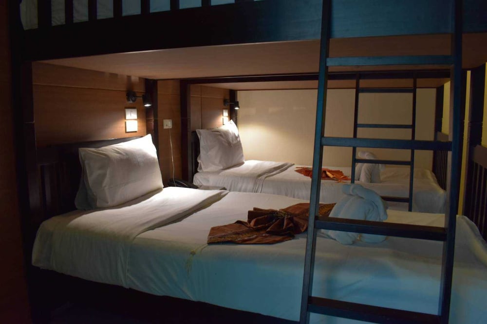 The Wave Hotel Patong 39/73