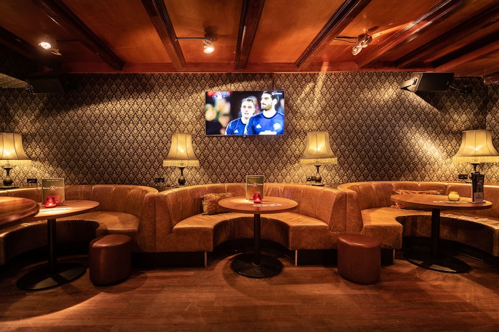 Durty Nellys Inn 30/50