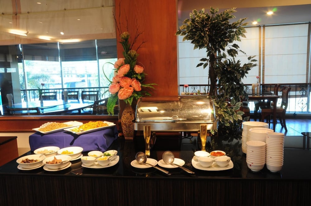 New Travel Lodge Hotel 54/63