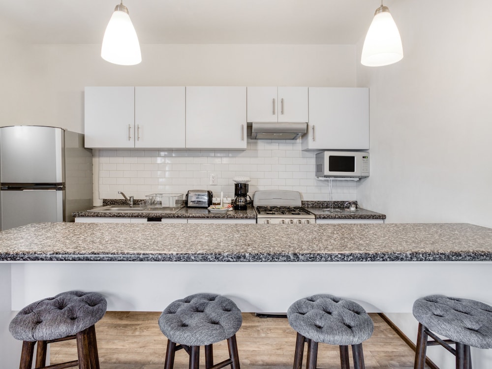 Om 686 Urban Lofts 38/50