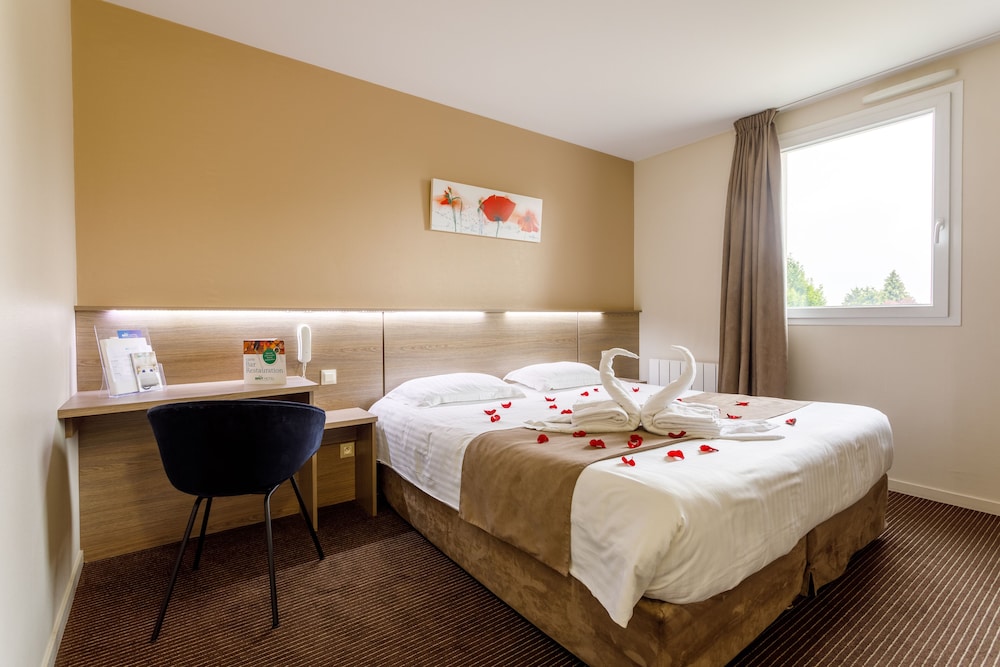 Brit Hotel Fougeres - Hotel Du Parc 23/69