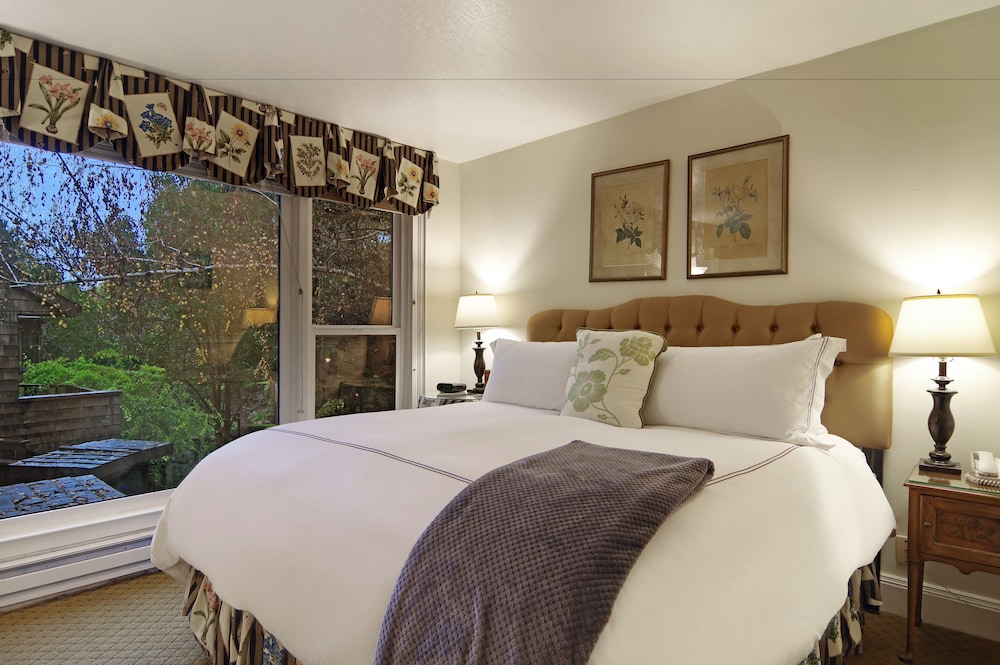 Babbling Brook Inn 8/70
