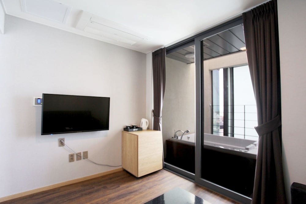 Jeju Slim Hotel 40/61