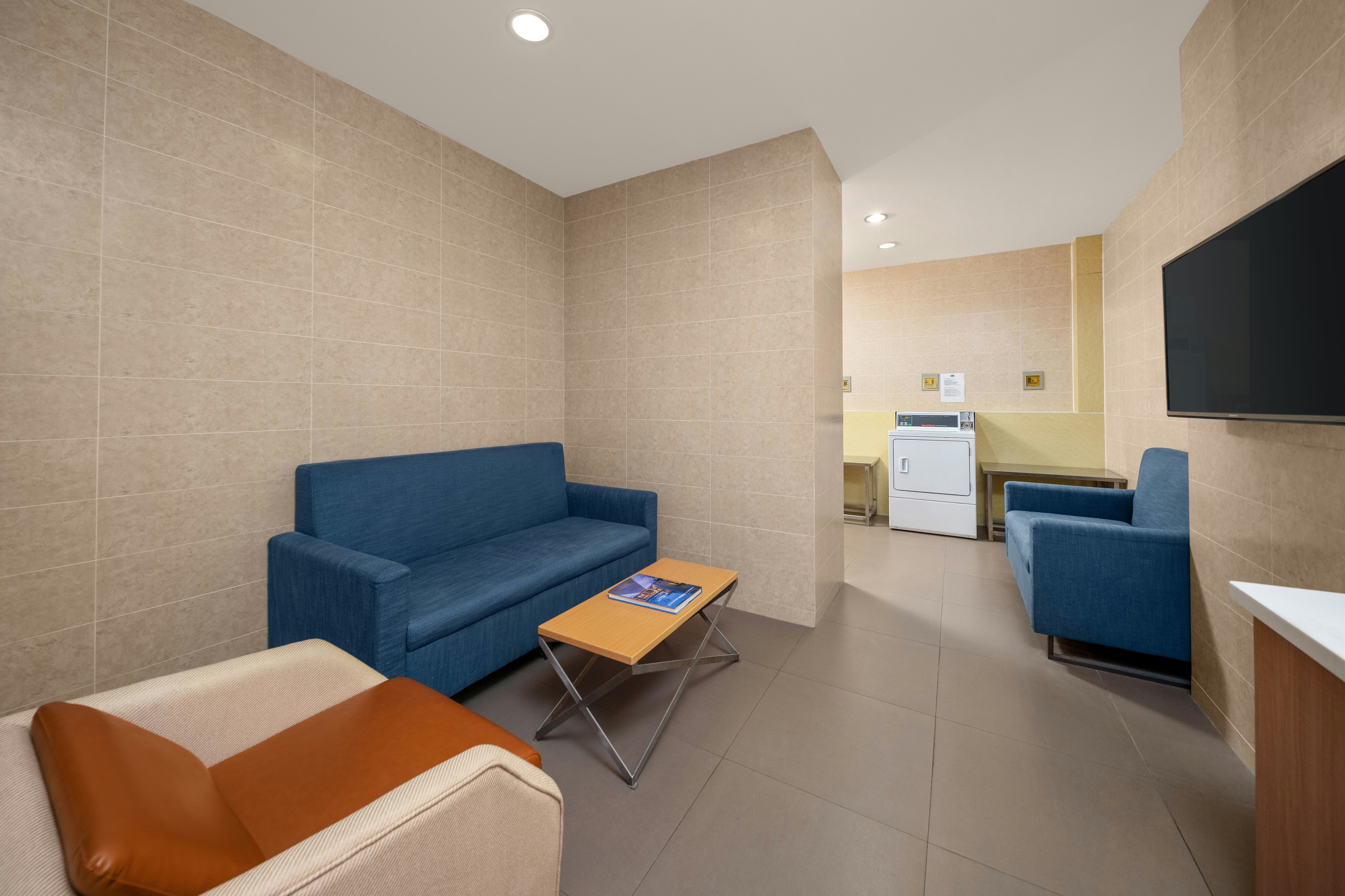 HOLIDAY INN EXPRESS SHANGHAI PUJIANG 37/43