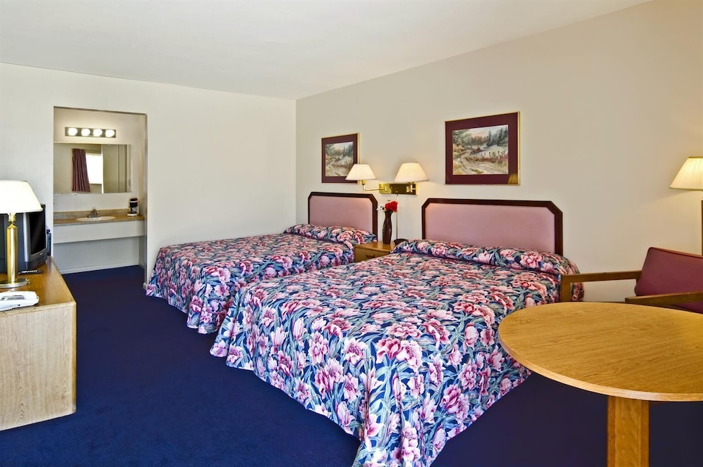 Americas Best Value Inn Arkansas City 13/28