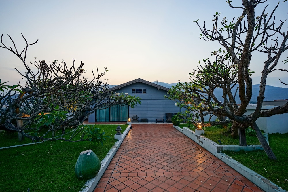 At Pingnakorn Nimman 68/75