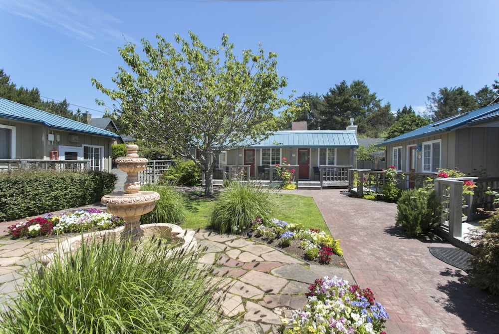 Inn at Haystack Rock 68/71