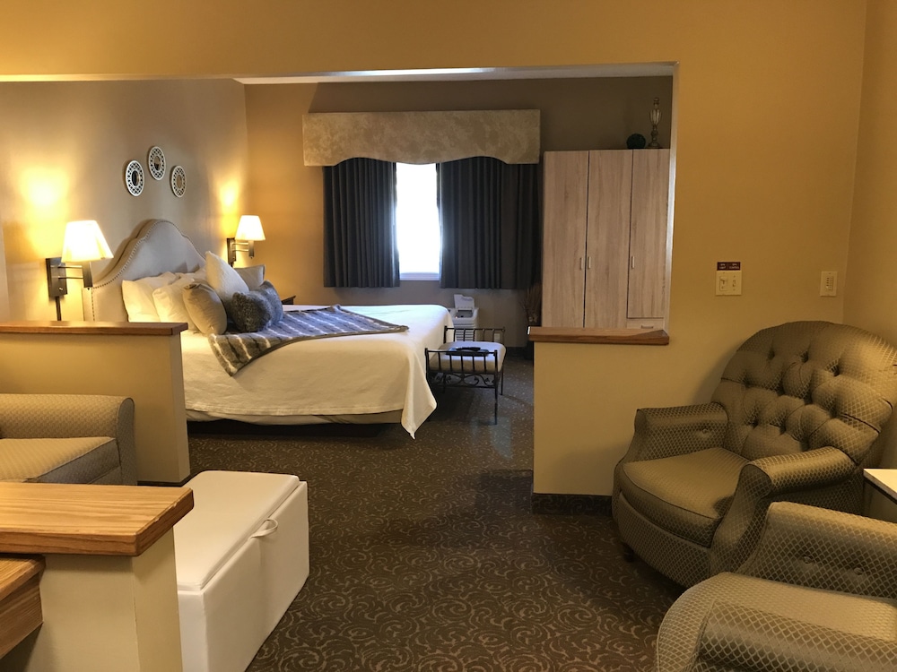 Expressway Suites Bismarck 41/65