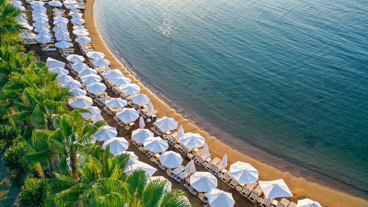 Eos Beach Hotel 47/55
