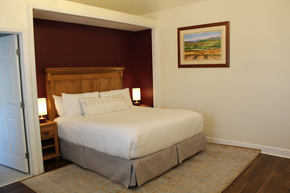SIGNATURE, KING BED
