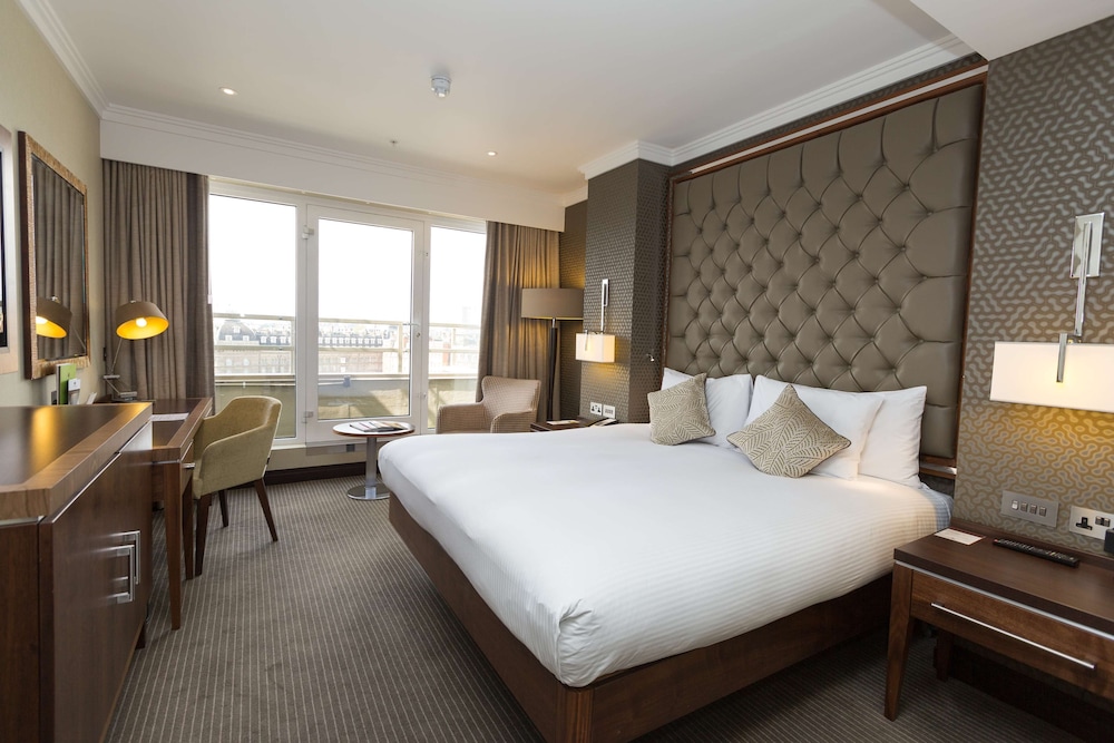 PREMIUM, DELUXE, KING BED