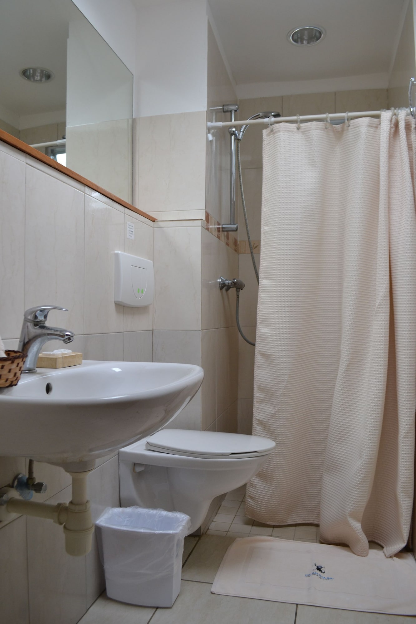 غرفة عائلية ثلاثية بسرير كوين وسرير فردي، The Balboa Inn Bed Breakfast 10/10