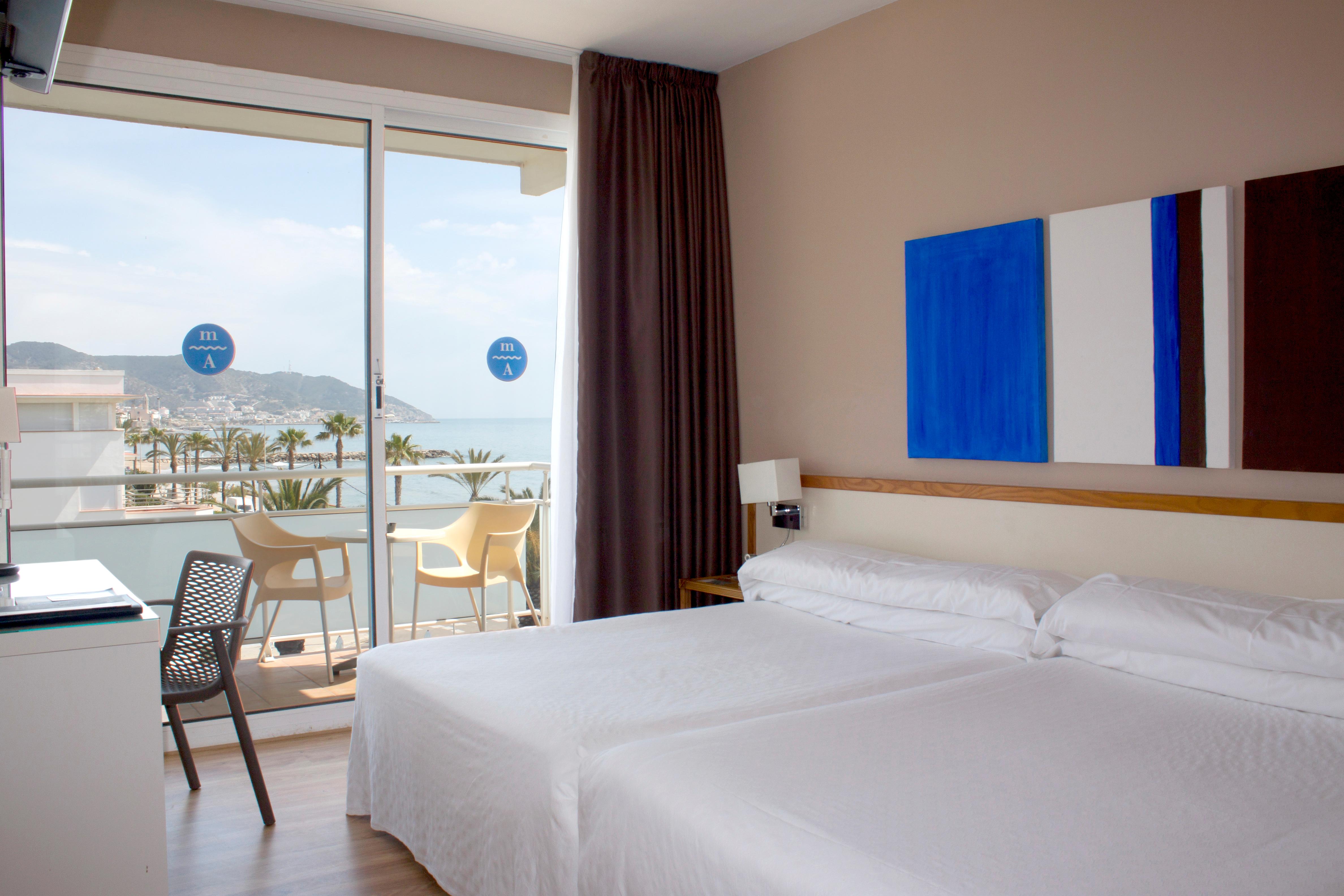 Room, Double or Twin Bed, Sea View