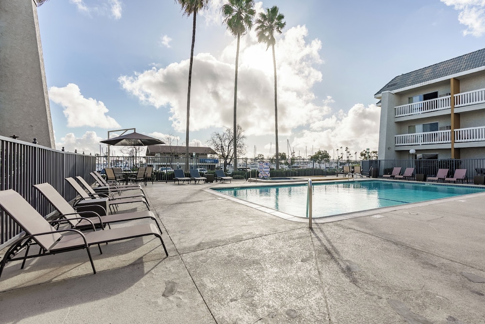 Dana Point Marina Inn 28/51