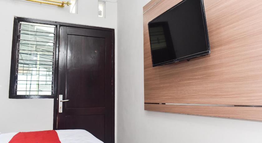 RedDoorz Plus near Malang Town Square 35/50