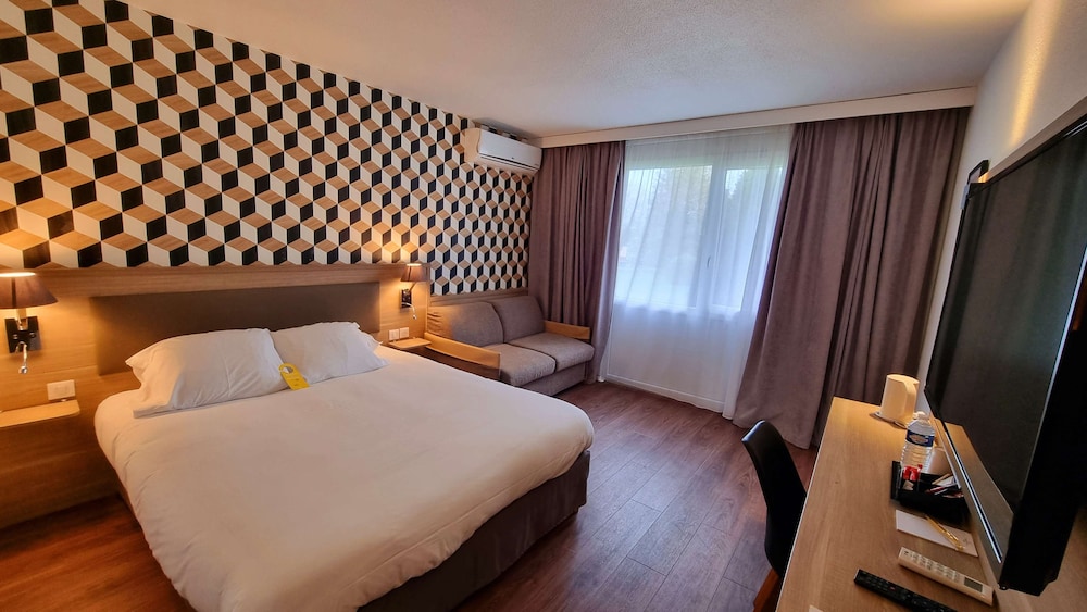 Golden Tulip Troyes 11/50