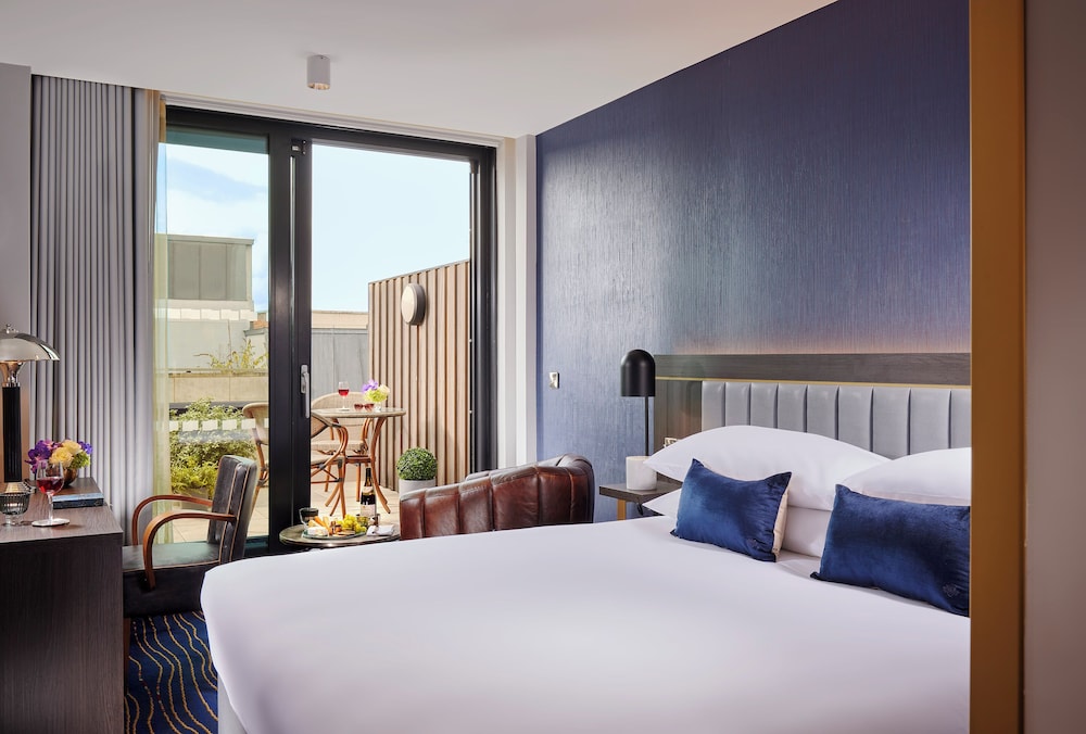 ROOM, KING BED, TERRACE
