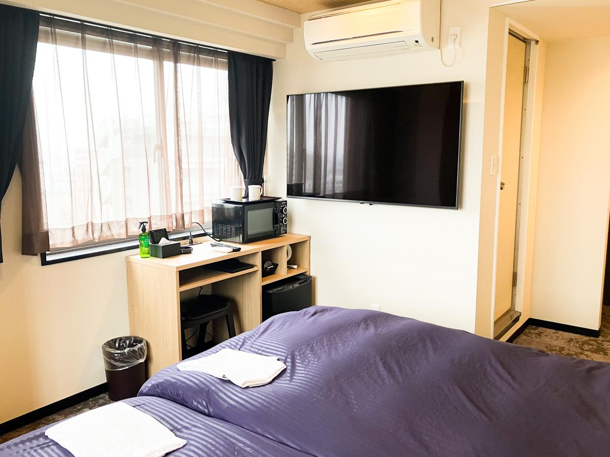 ROOM, TWIN BEDS