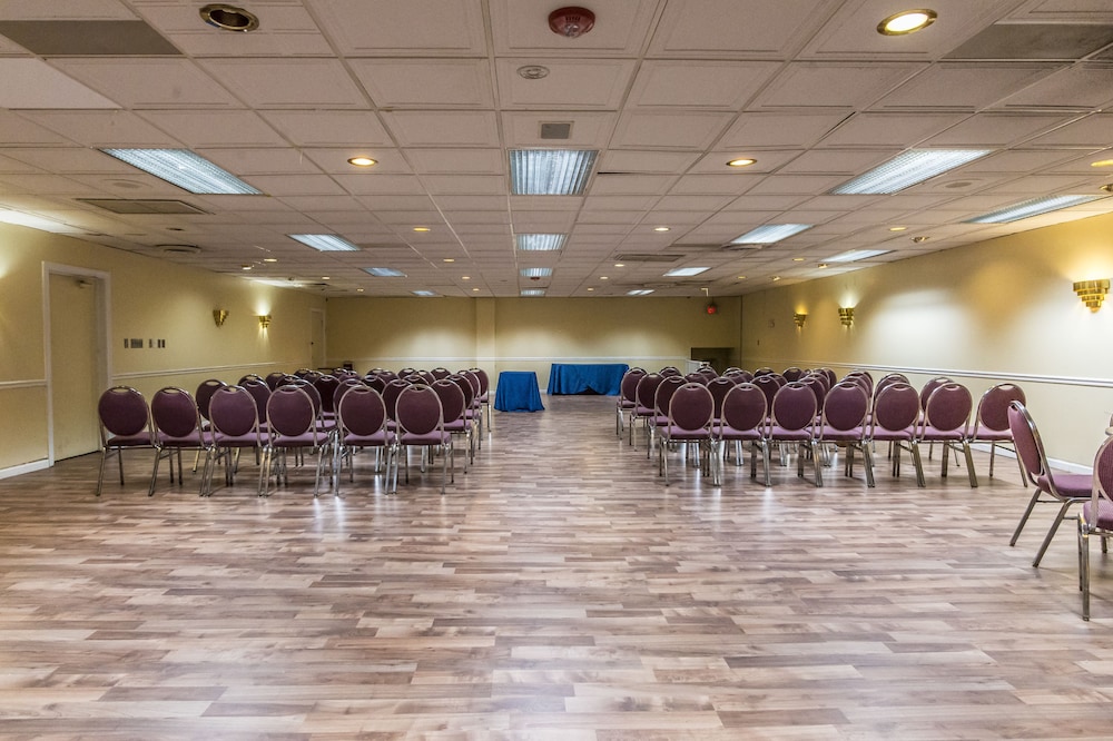 Garden Inn 25/26