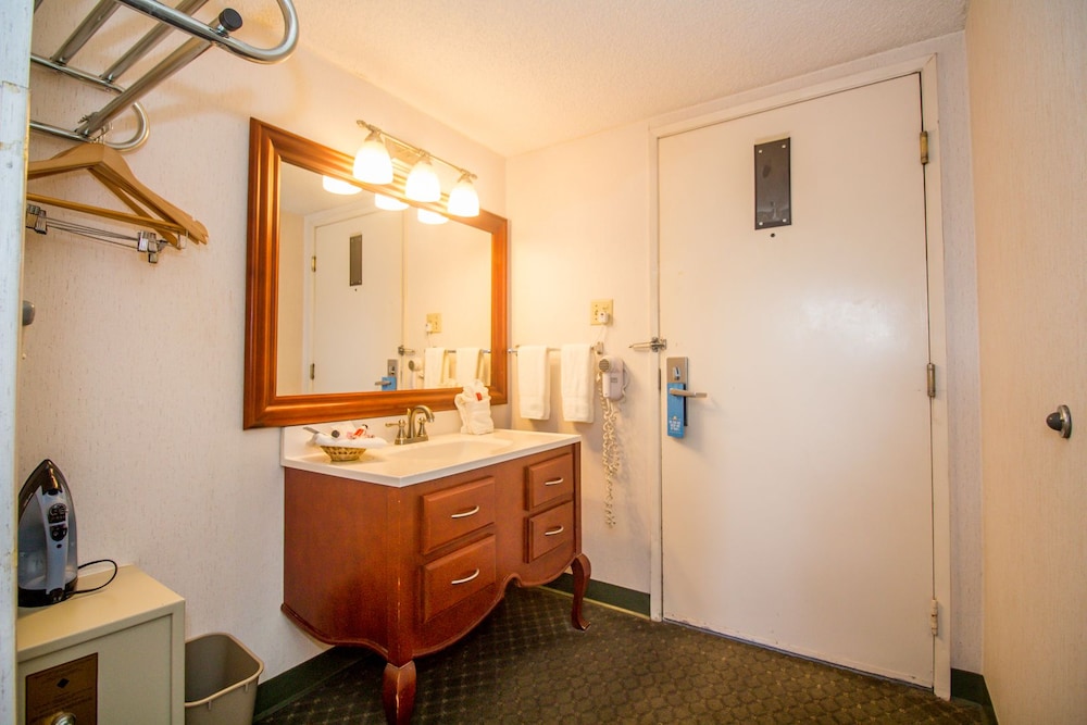 Days Inn by Wyndham San Diego/Downtown/Convention Center 24/30