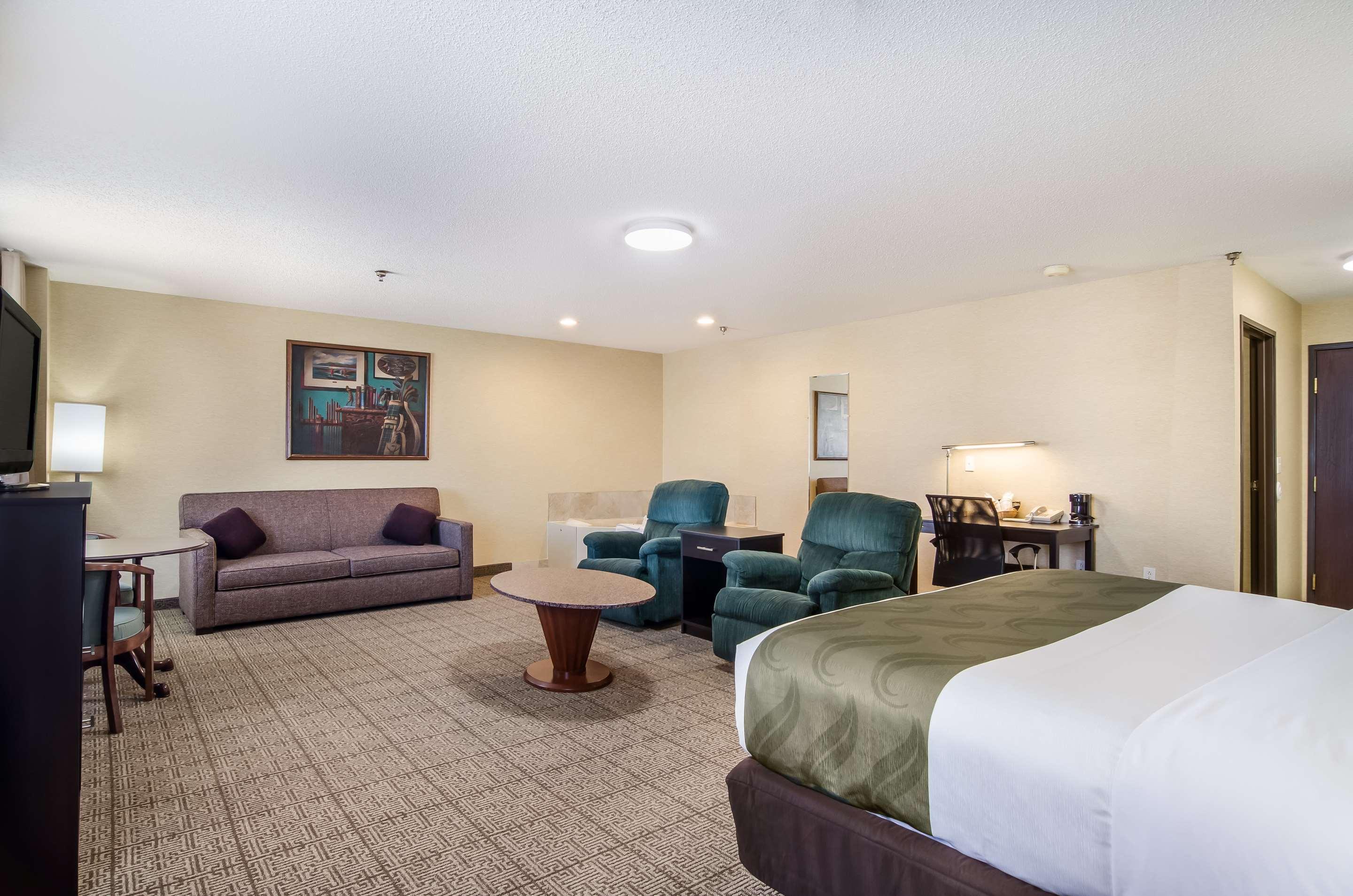 جناح بسرير كينج، Quality Inn Goodland I-70 2/5