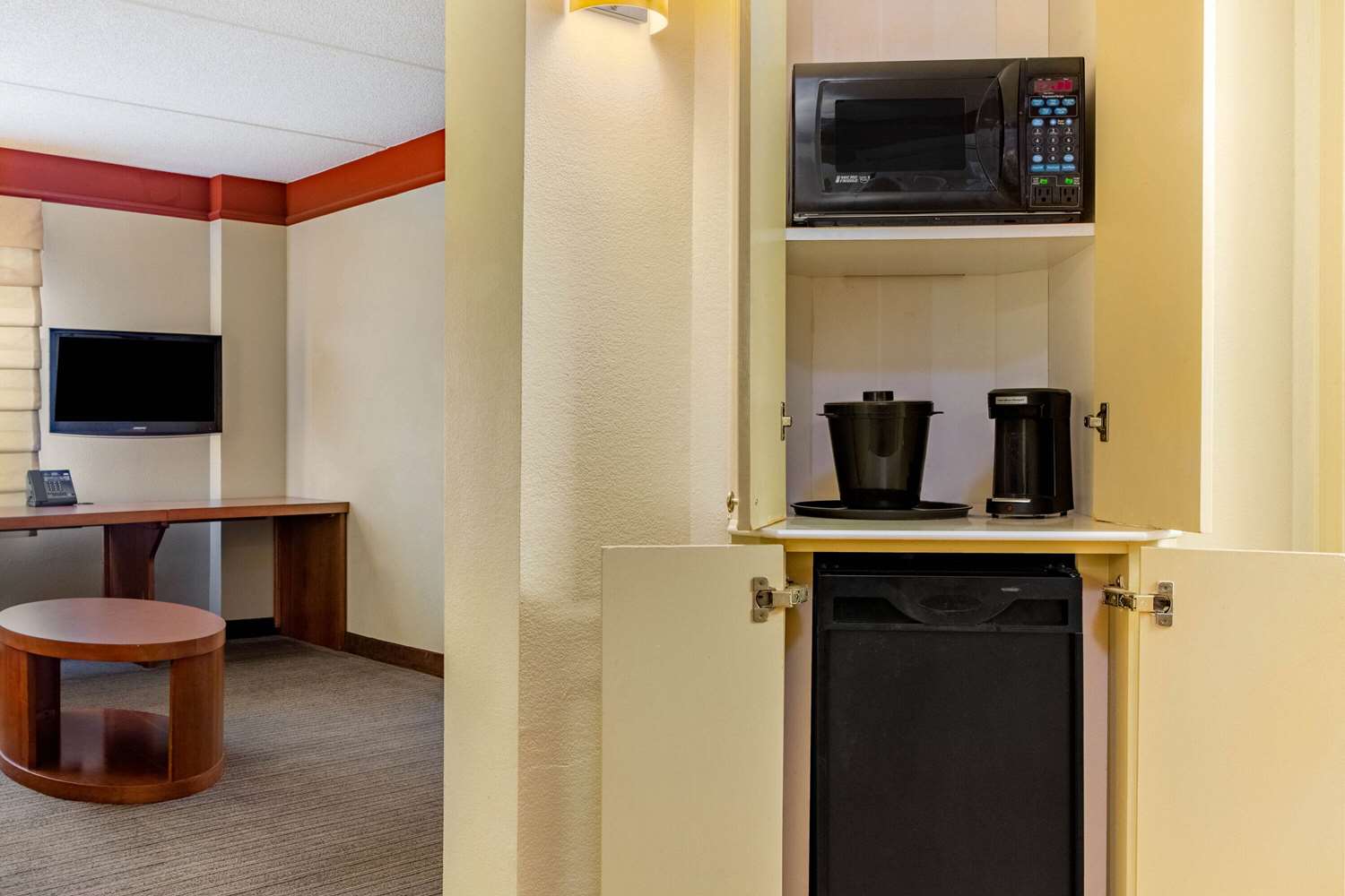 La Quinta Inn & Suites by Wyndham Raleigh/Durham Southpoint 32/38