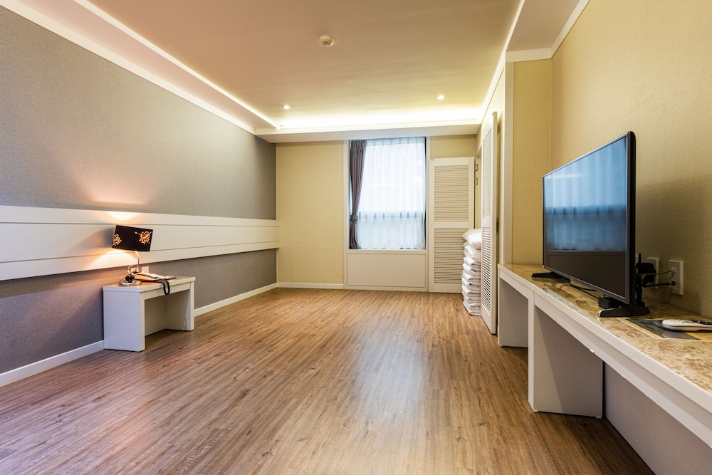 Jeju Galaxy Hotel 35/56