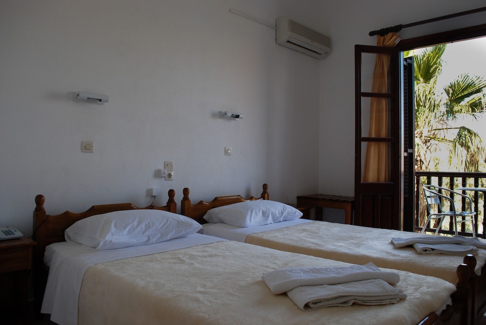 ASTERI HOTEL 9/32
