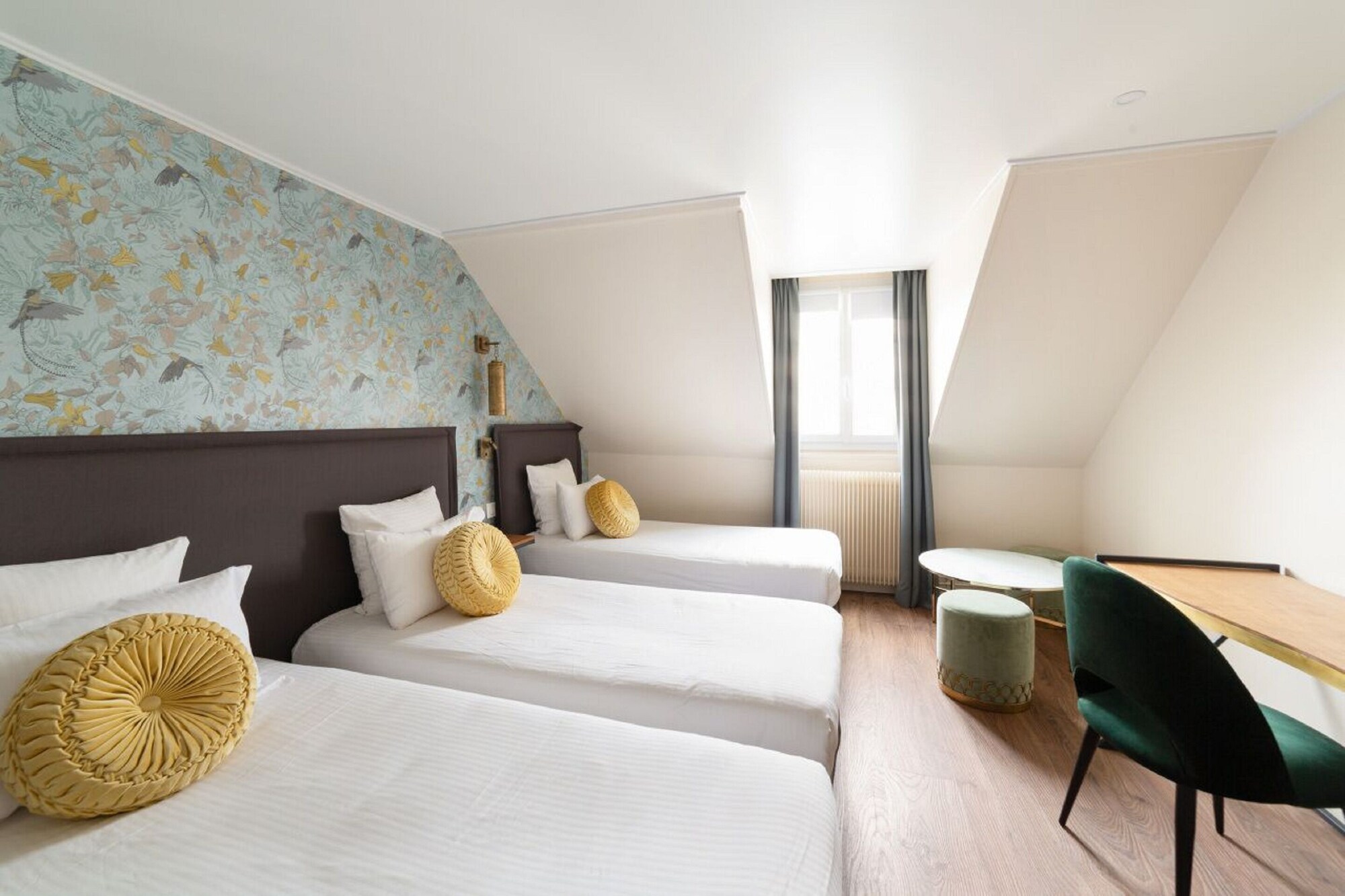 ROOM, TRIPLE