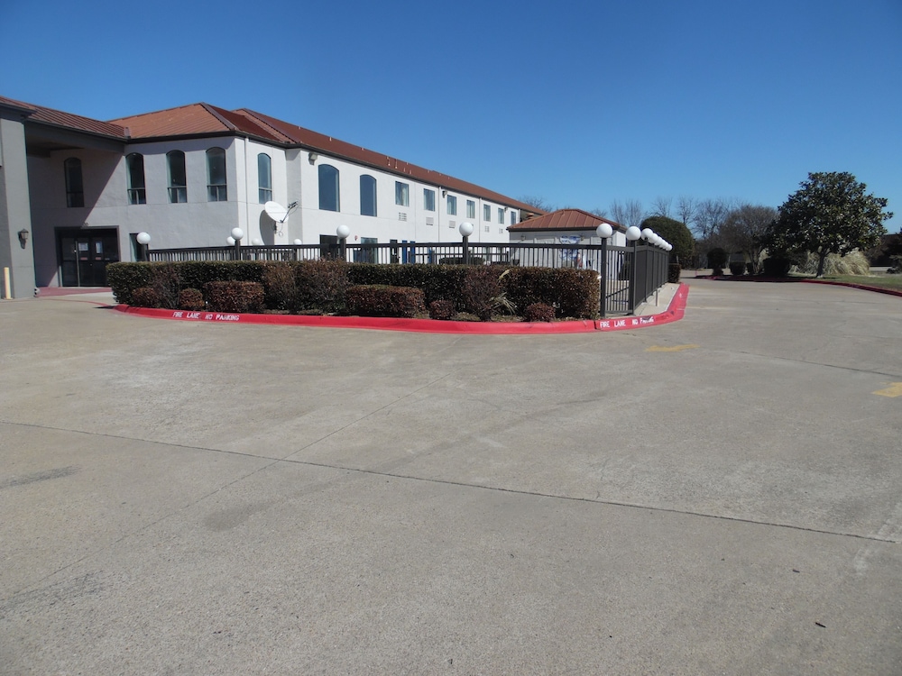 Motel6 Ennis, TX 55/66