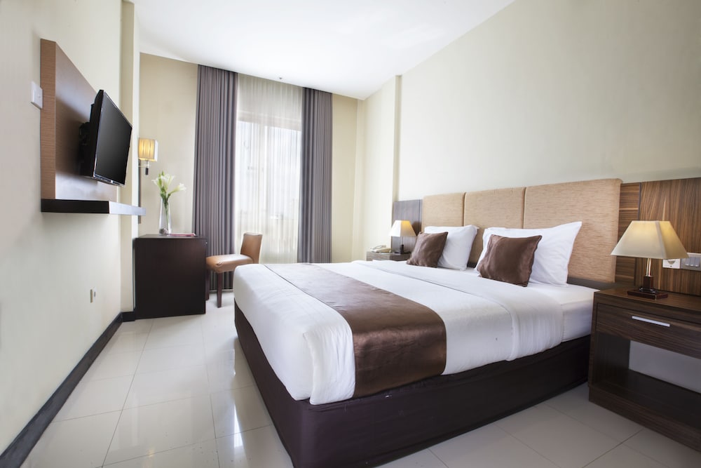 S Room, King Bed