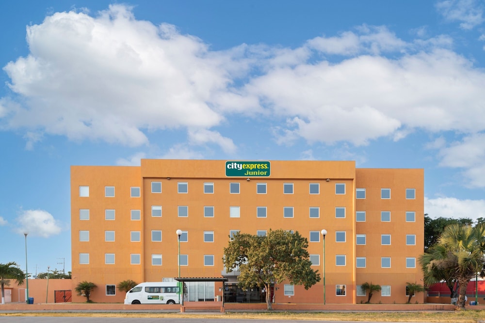 City Express Junior by Marriott Ciudad Del Carmen Aeropuerto 2/44
