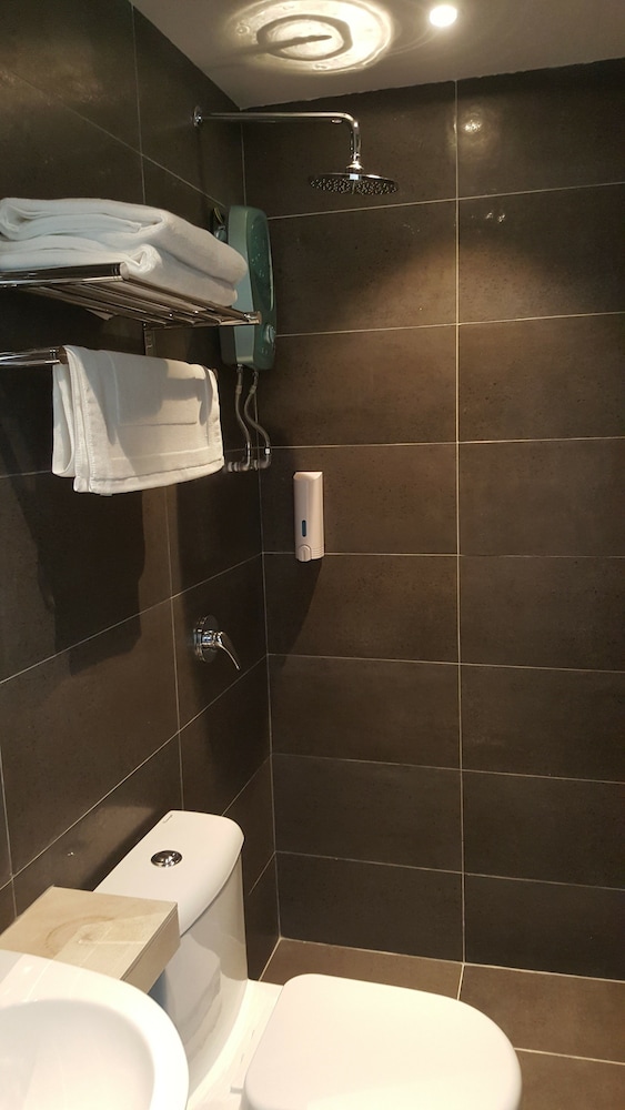 9 Square Hotel - Sri Kembangan 31/38